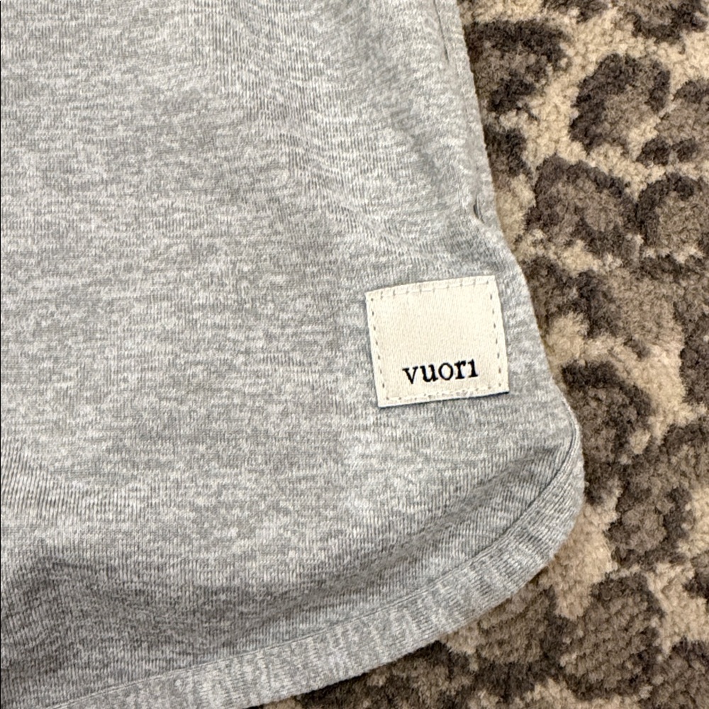 Vuori halo pale heathered Gray Women's Romper size Medium! EUC!! L👀K! - Picture 5 of 11